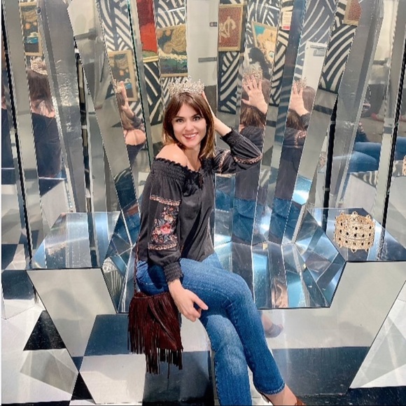 Meet Your Posher - Picture 5 of 8